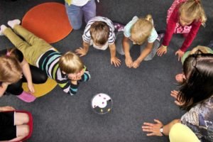 Spielende Kinder